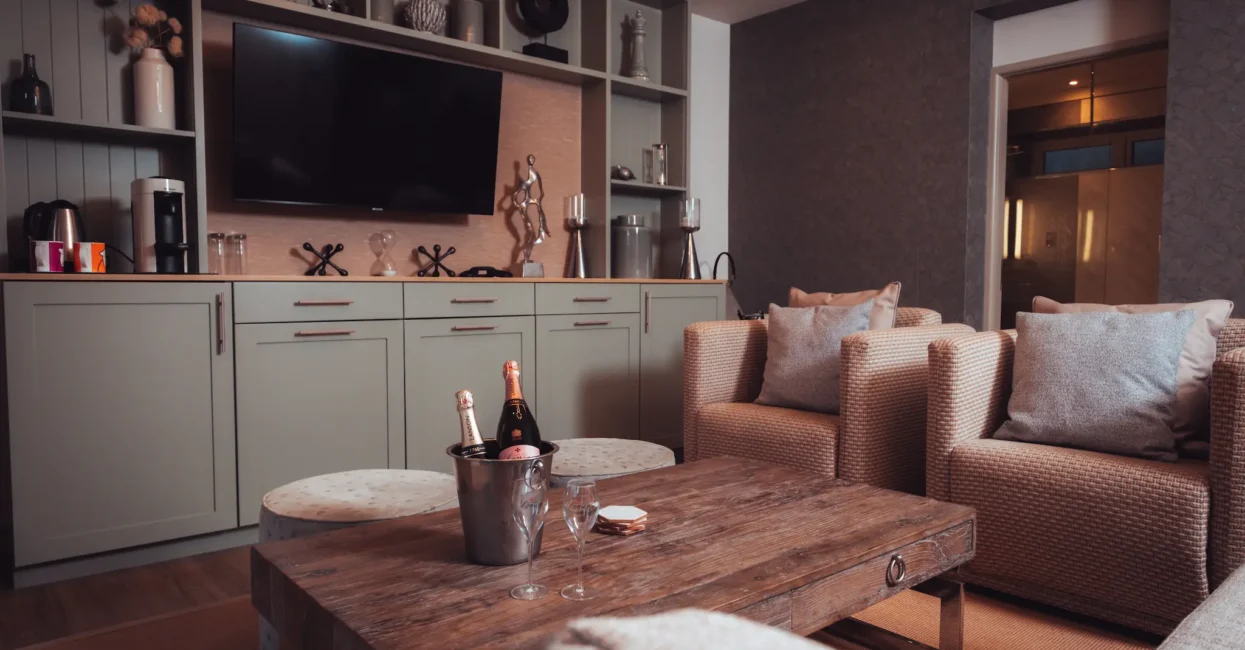 Lake View Lodge Suite