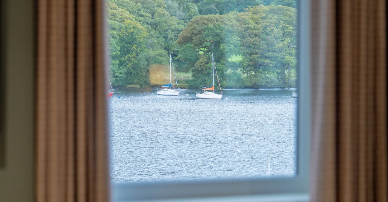 Autumn Arrives at Lakeside: September by the Shores of Windermere